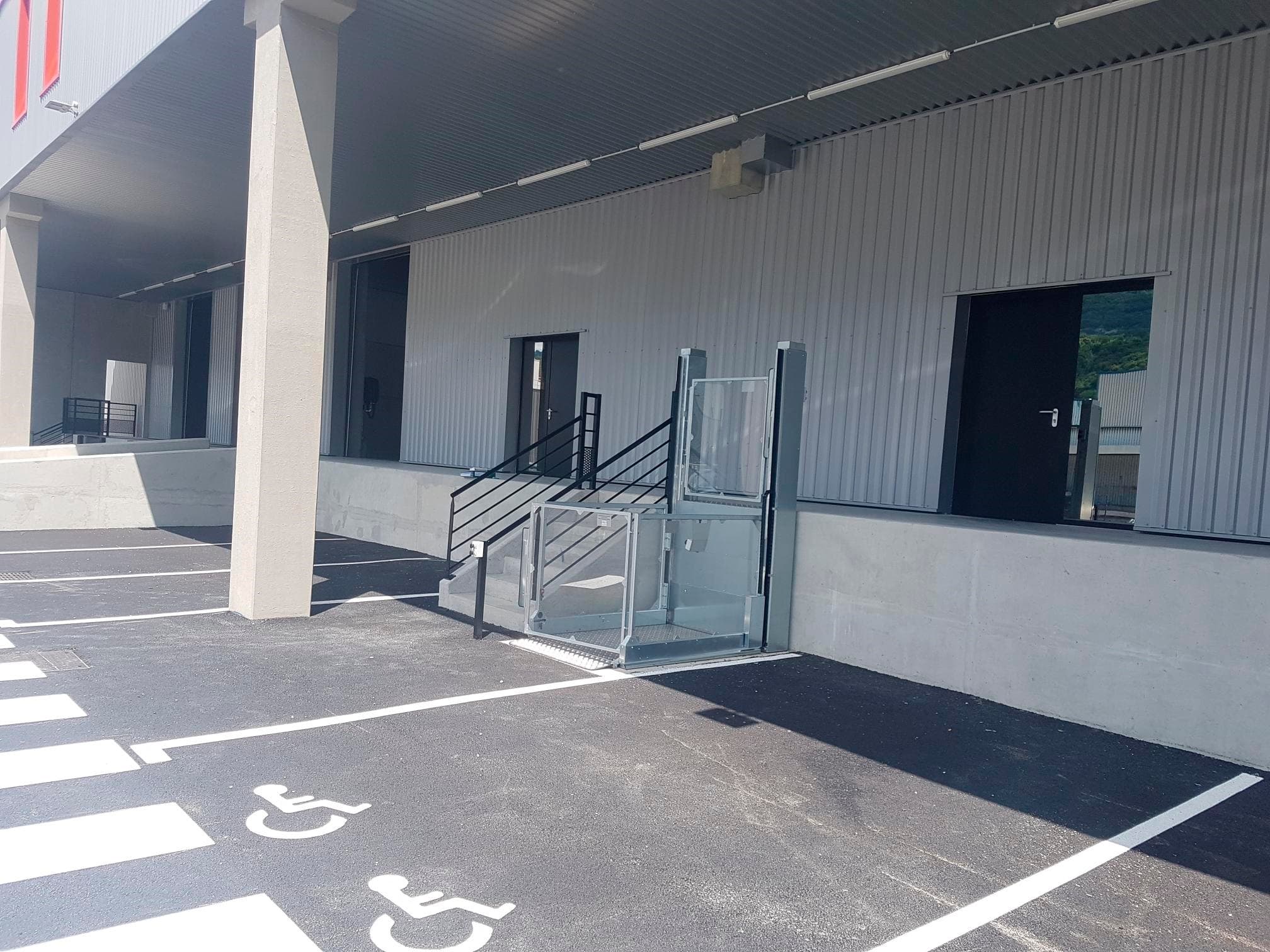 Plateforme verticale standard