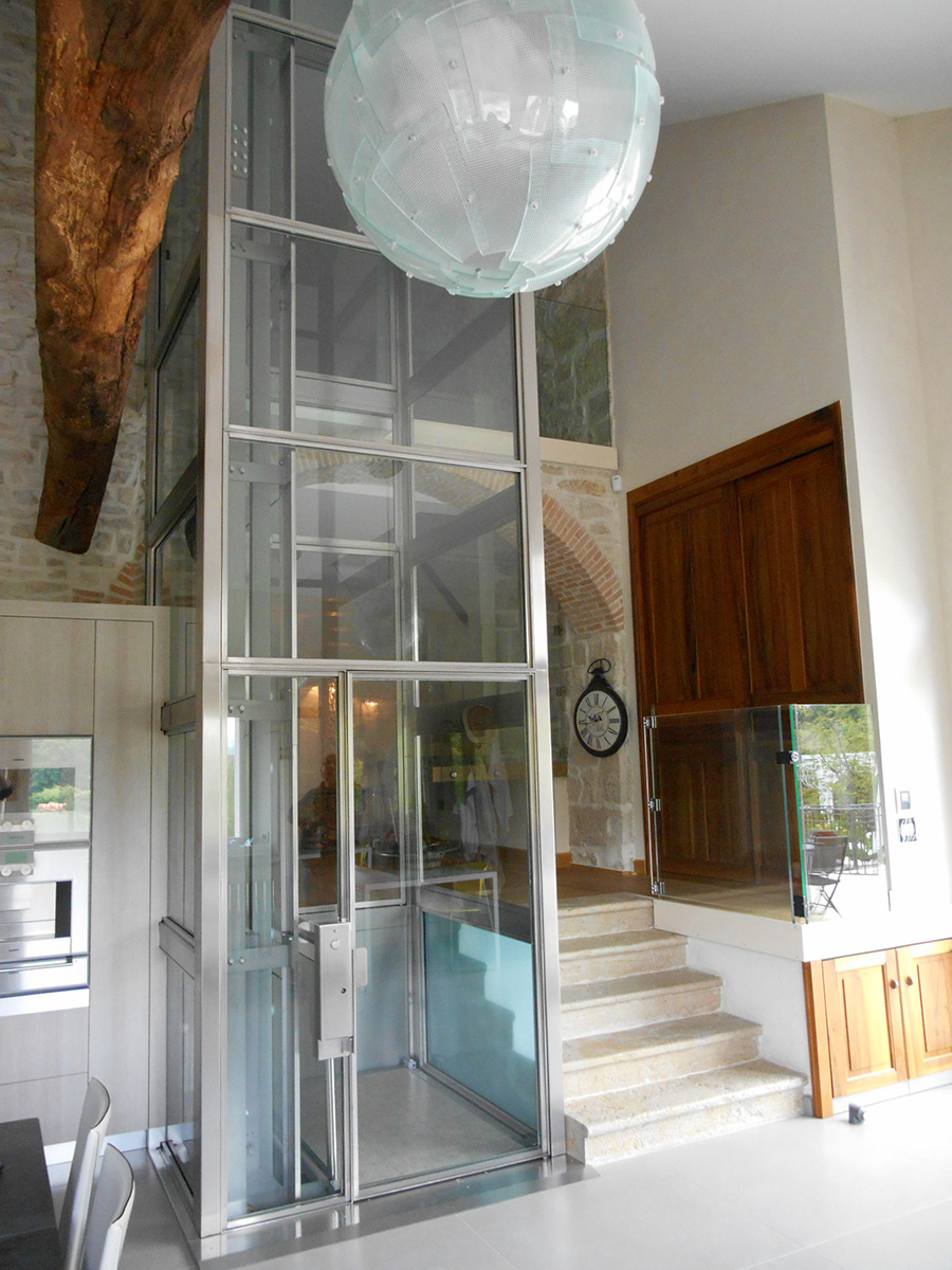 Ascenceur privatif sur mesure dans une maison