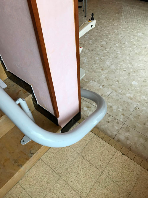 Rail de siège monte-escalier courbe