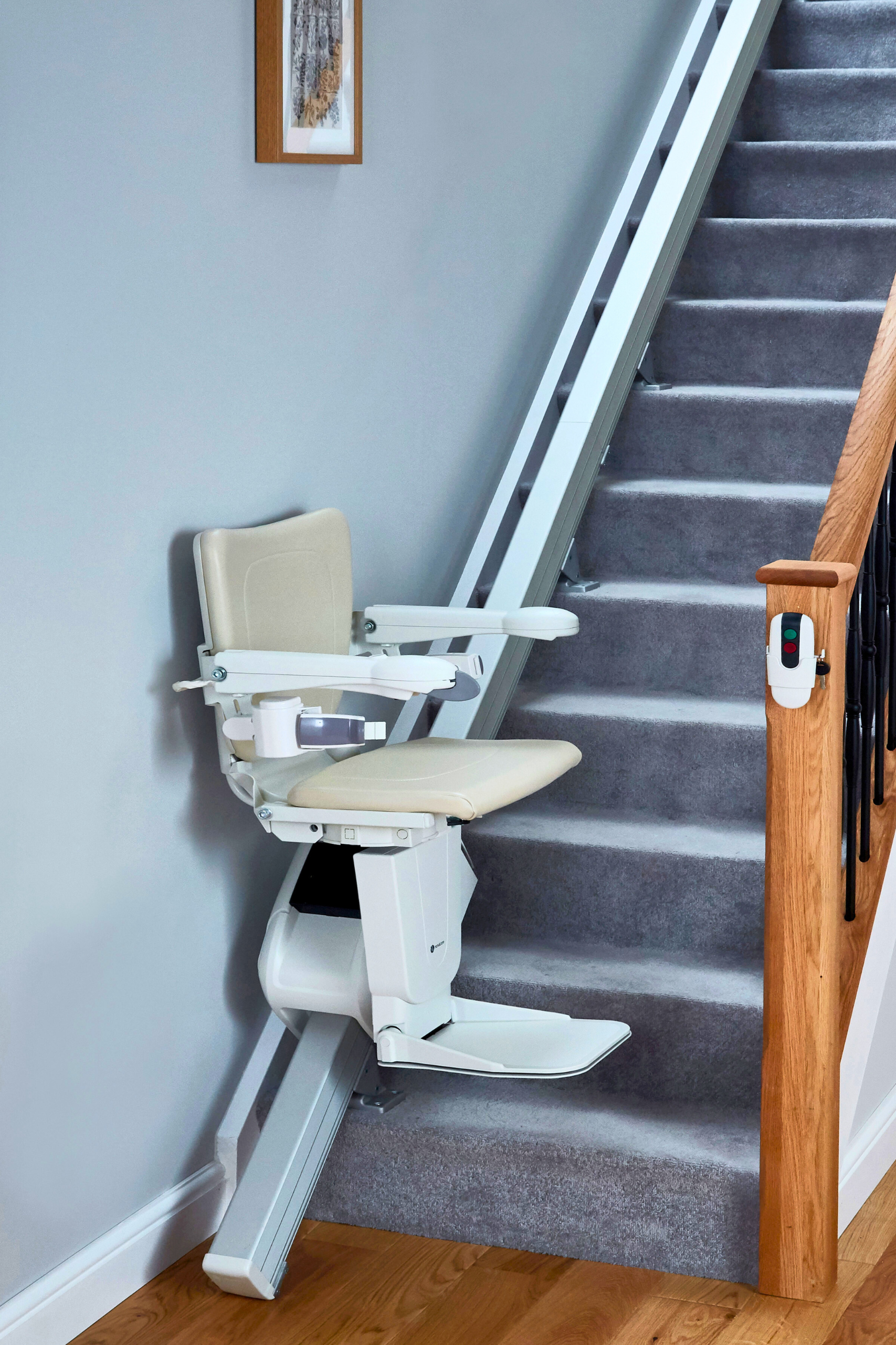 Siège monte-escalier droit Handicare chez Aratal Attractive Mobility