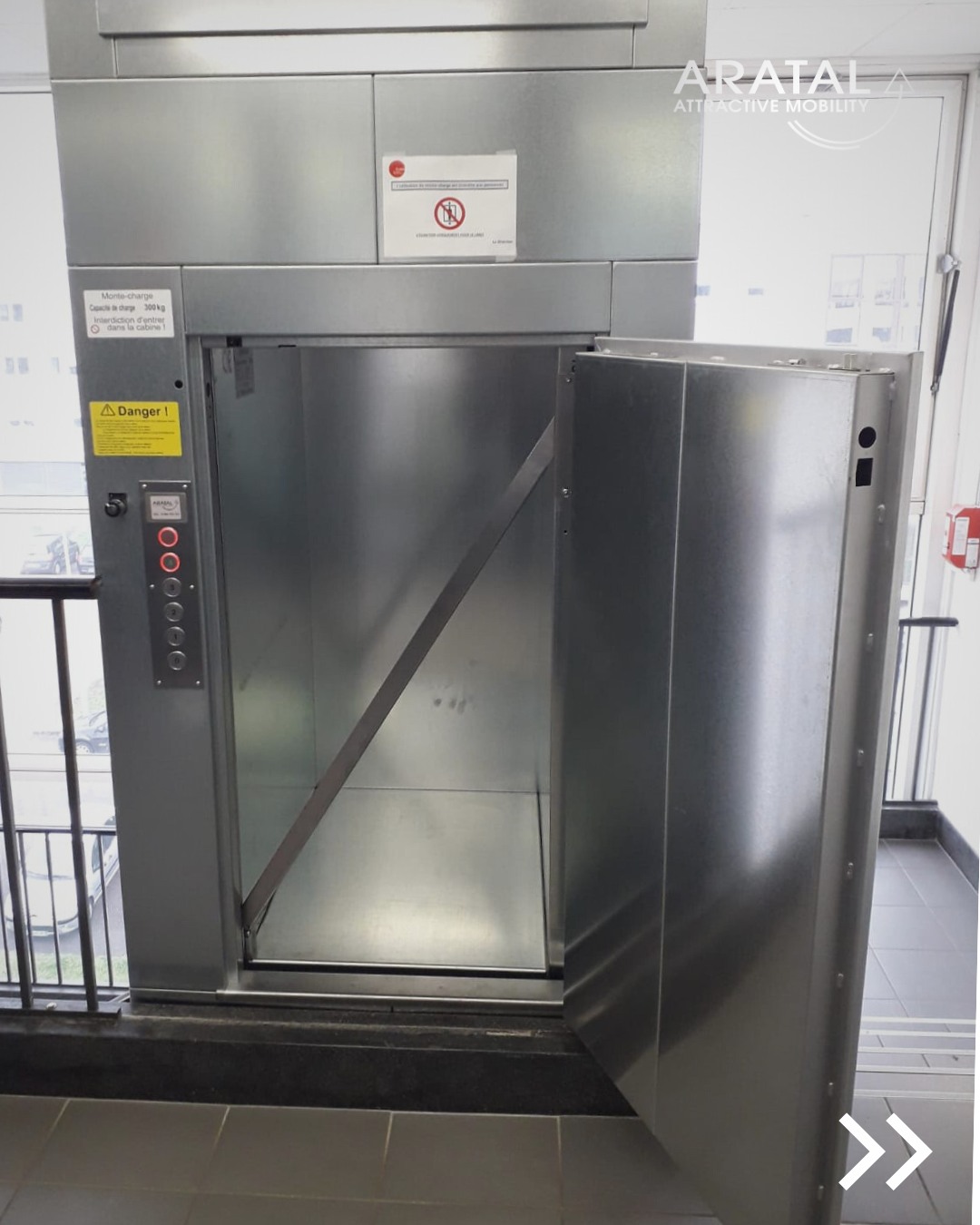 installation d’un monte-charge BKG France d’une capacité de 300 kg dans une résidence universitaire située à Dijon, en Côte-d’Or (21).