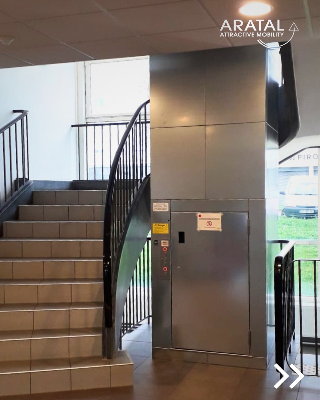 installation d’un monte-charge BKG France d’une capacité de 300 kg dans une résidence universitaire située à Dijon, en Côte-d’Or (21).