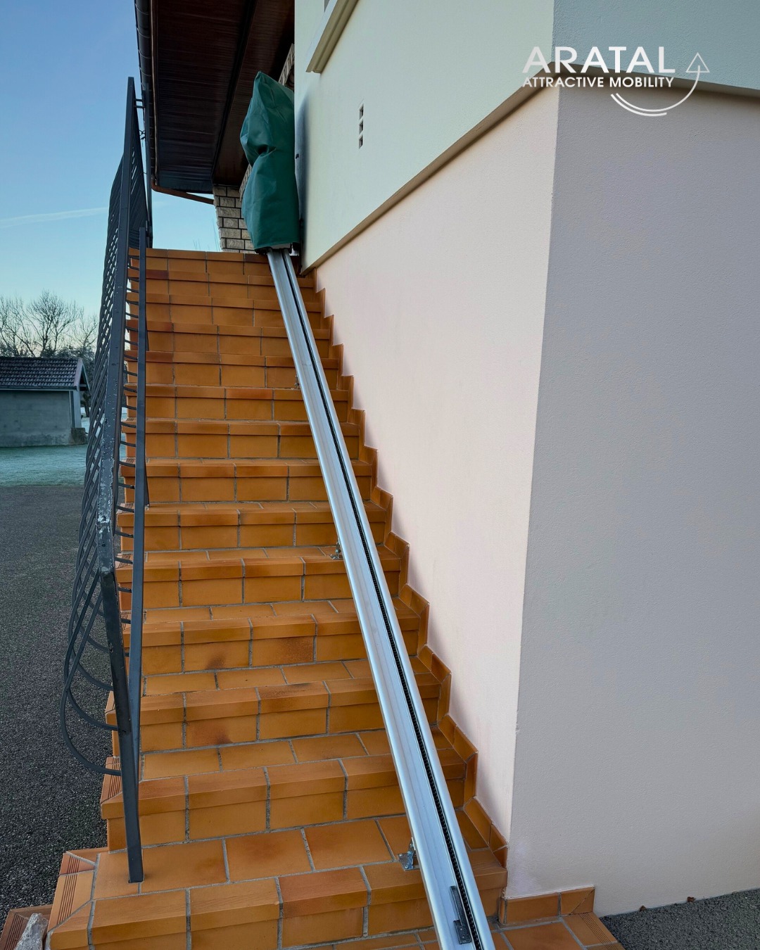 siège monte-escalier Acorn SG 130, spécialement conçu pour l’extérieur.