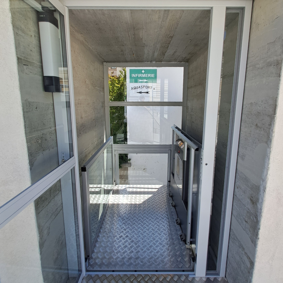 Elévateur PMR AEA modèle PAV extérieur à Grenoble (38)